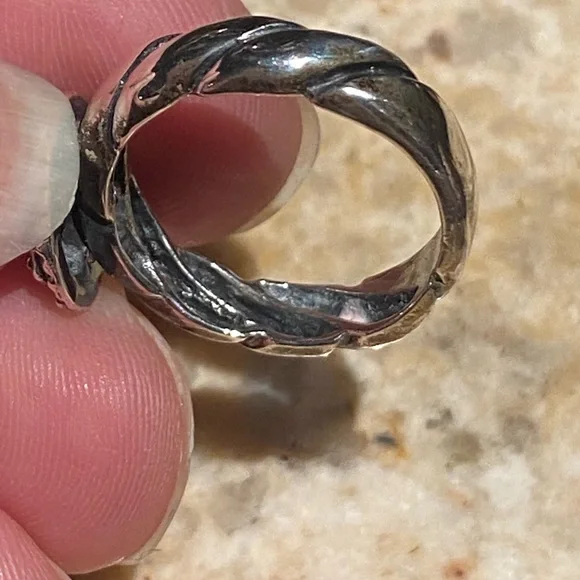 Dian Malouf Virgin Mary ring - Picture 4 of 10